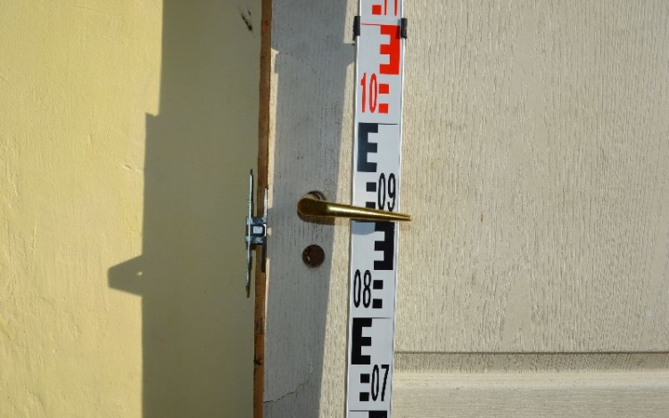 Lószerszámot lopott a telepről