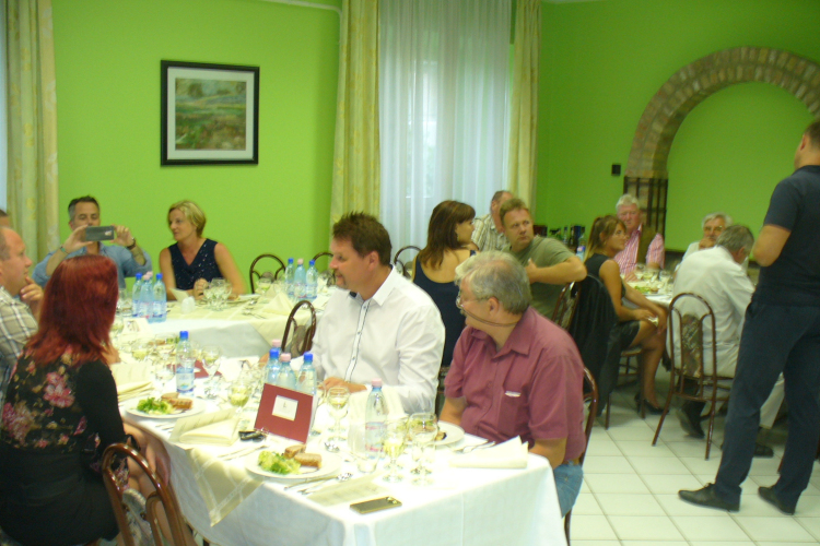 Bemutatkoztak a Bátaapáti Tűzkő Birtok borai