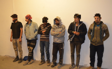 Elfogtak egy embercsempészt Tolna megyében