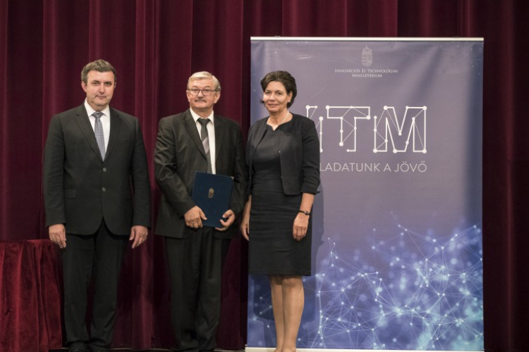 Szakképzésért és Felnőttképzésért Díjat vehetett át Vida Lajos