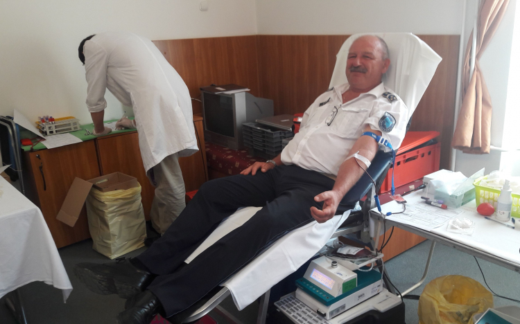 Vérüket adták a tamási rendőrök