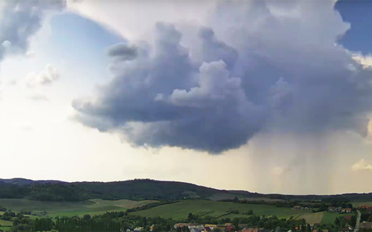 Figyelmeztetést adtak ki Tolna megyére - zivatar és jég is jöhet