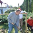 Készül az Aranyerdő óvoda kerítése