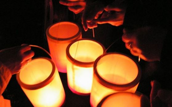 Ismét lámpások világítják meg az utakat