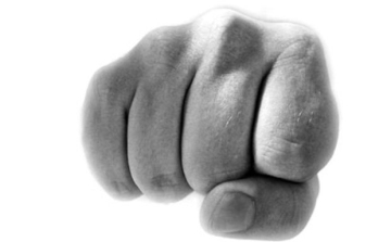 Utcai verekedés Nagyszokolyon