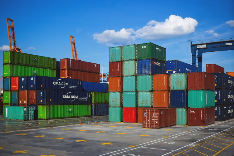 Az amerikai kormány 100 százalékos büntetővámot készül kivetni francia termékekre 