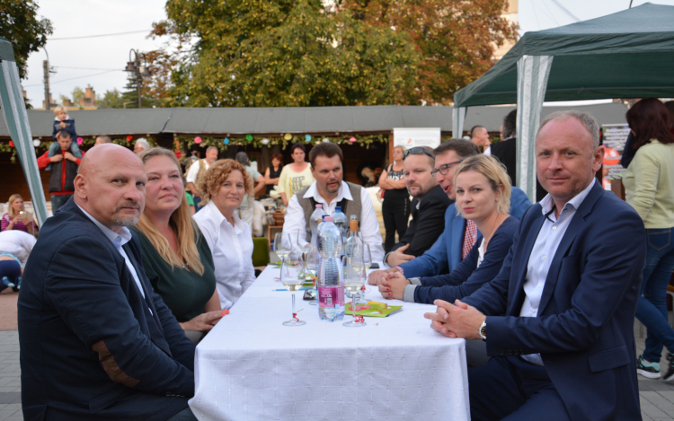 Virágoznak a testvérvárosi kapcsolatok a városban