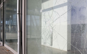 Szétverték az iskolát Tamásiban