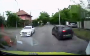 Videón a budapesti mentőautó baleset