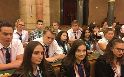 Simontornyai gimnazisták a Parlamenti Ifjúsági Napon