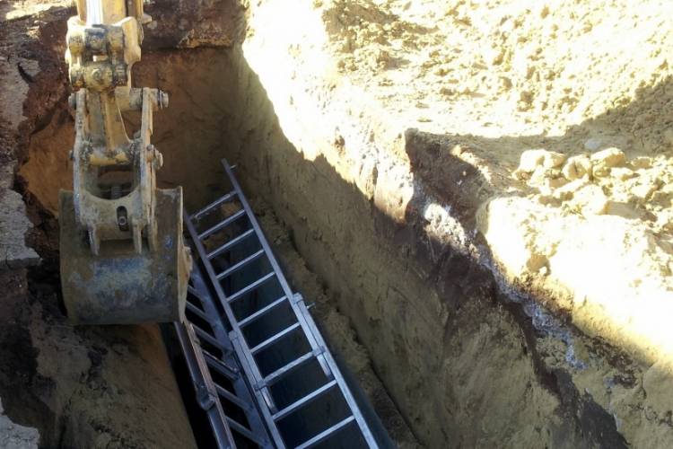 Árokba esett egy munkás Tamásiban 