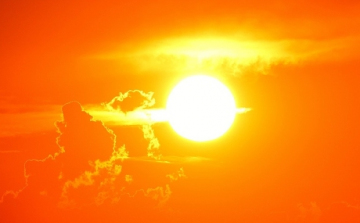 Hőség - Országszerte első- és másodfokú figyelmeztetéseket adott ki a meteorológiai szolgálat