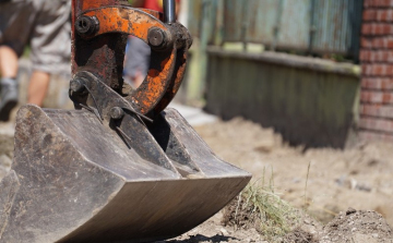 Több mint ezer méter járda épült az adóból