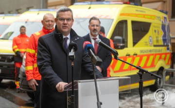 Takács Péter: a kormány 1160 mentőautót cserélt le az elmúlt években